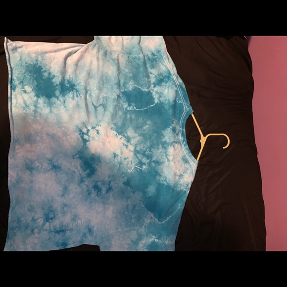 Tie-dye Cropped Tee - Picture 2 of 3